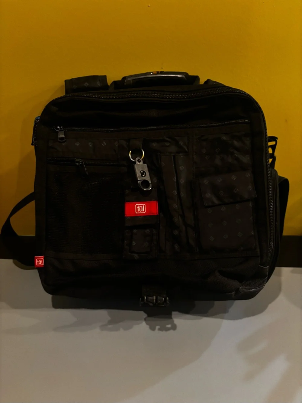 Laptop Messenger Bag in Gray and Black0623